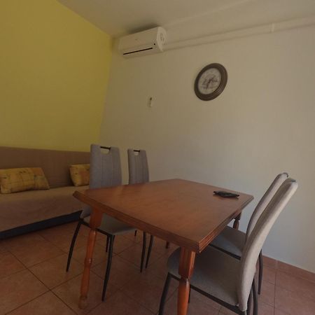 Apartments 501 - Spacious And Bright Apartment On Island Of Rab Rab Town Kültér fotó