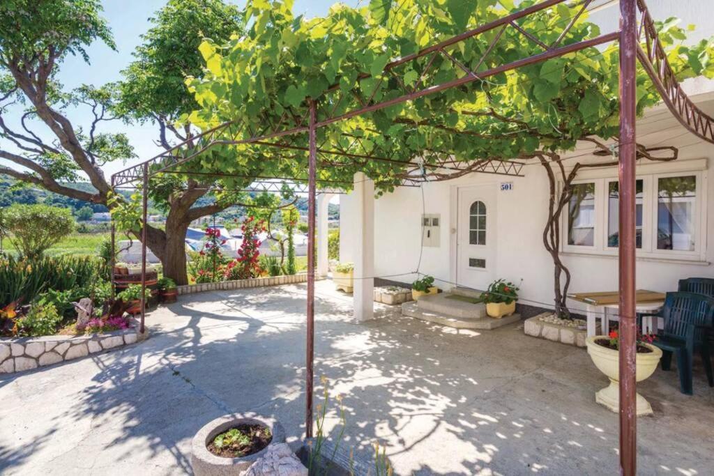 Apartments 501 - Spacious And Bright Apartment On Island Of Rab Rab Town Kültér fotó