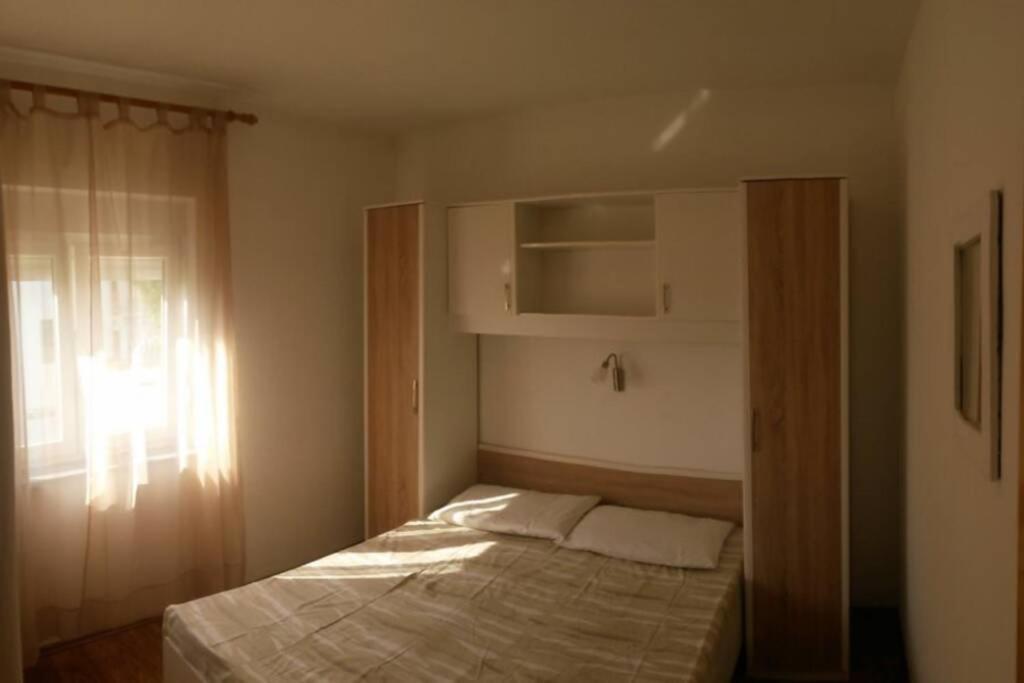 Apartments 501 - Spacious And Bright Apartment On Island Of Rab Rab Town Kültér fotó